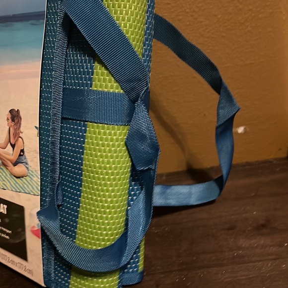 Beach mat - Picture 4 of 4